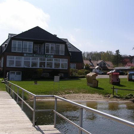 Hotel Faehrhaus Niederkleveez Bosdorf  Exterior photo