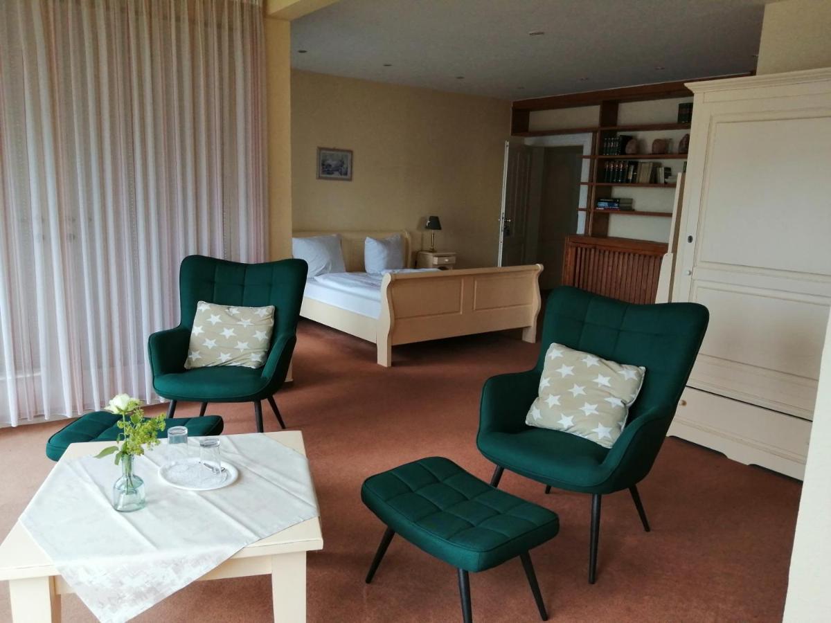 Hotel Faehrhaus Niederkleveez Bosdorf  Exterior photo