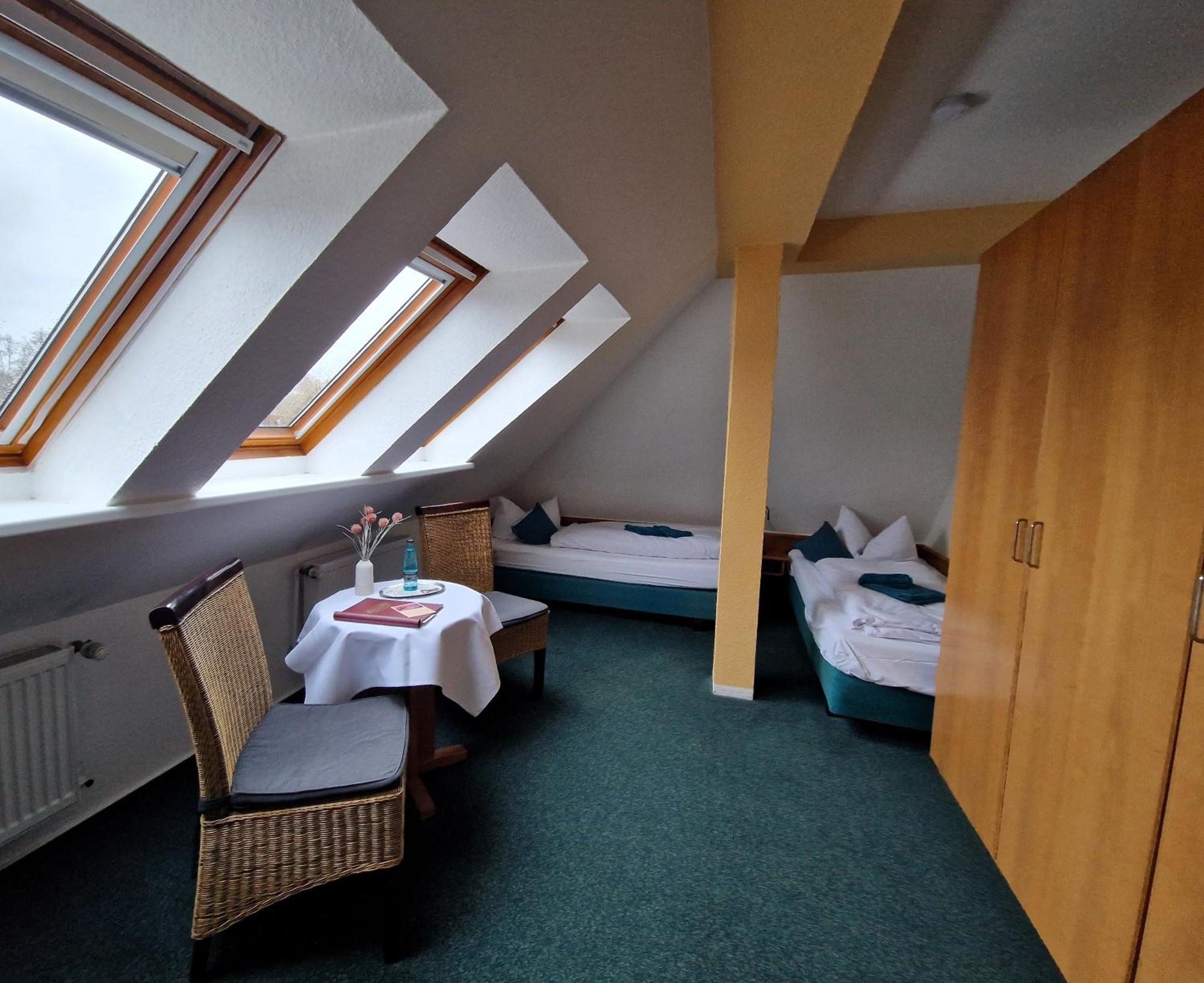 Hotel Faehrhaus Niederkleveez Bosdorf  Exterior photo